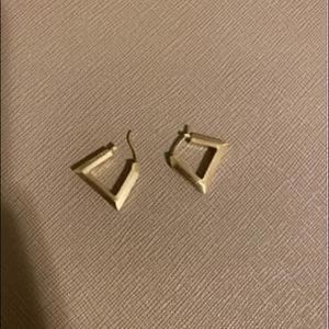 Gold Kendra Scott earrings